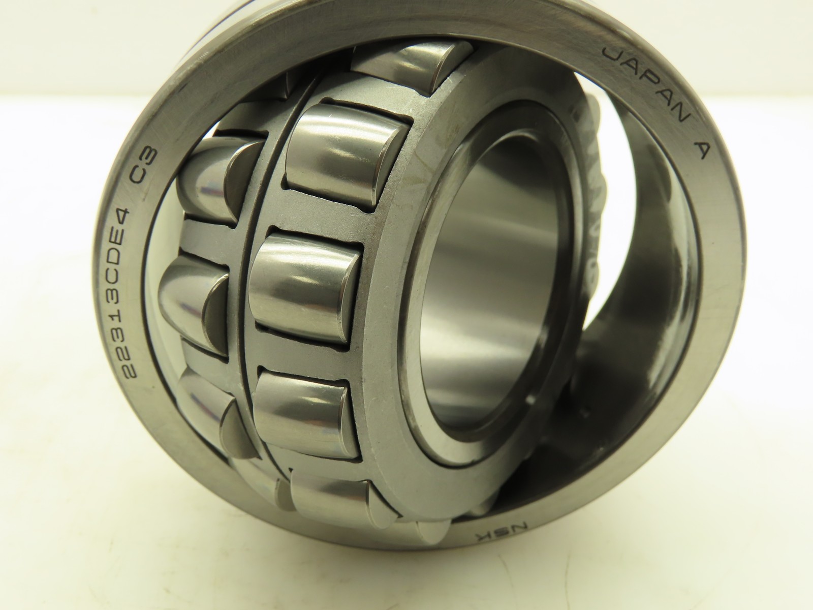NSK Spherical Roller Bearing Bore Dia. 2.5591″ Outside Dia. (In.) 5.5118 140mm