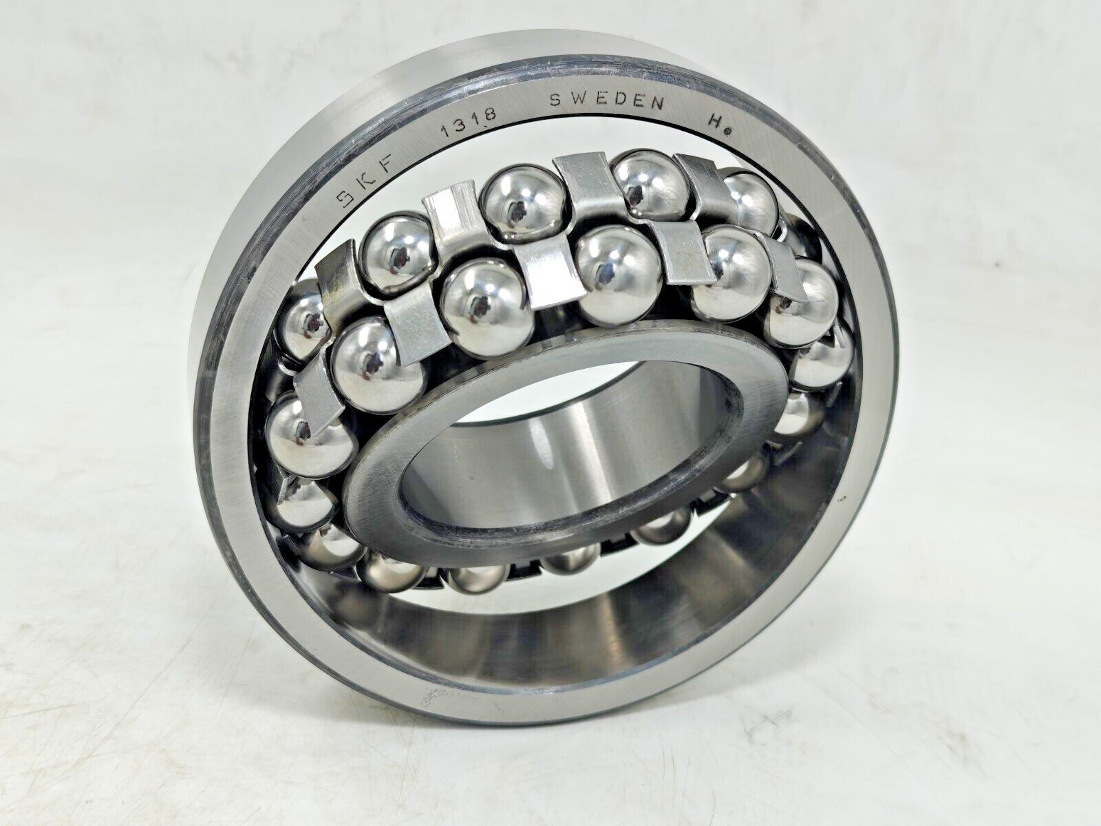 1318 SKF Self-Aligning Ball Bearing 90x190x43 mm SKF 1318 Sweden