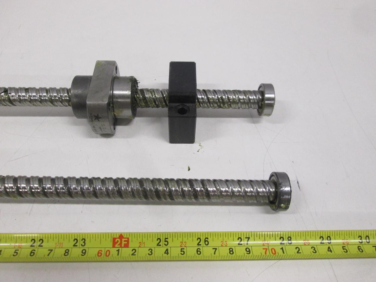 LOT OF 2 STAR AB 04M02.57 SCREW BEARINGS W/ 28″ RAIL T64222