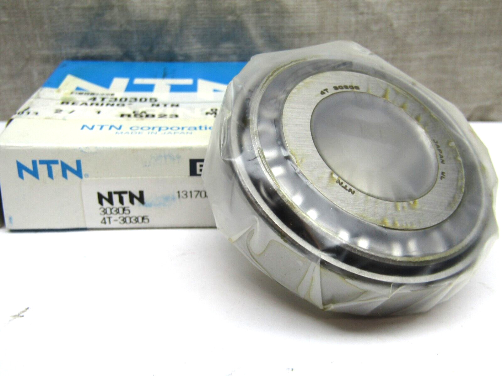 NTN 30305 25mm x 62mm x 17mm Tapered Roller Bearing Cup + Cone