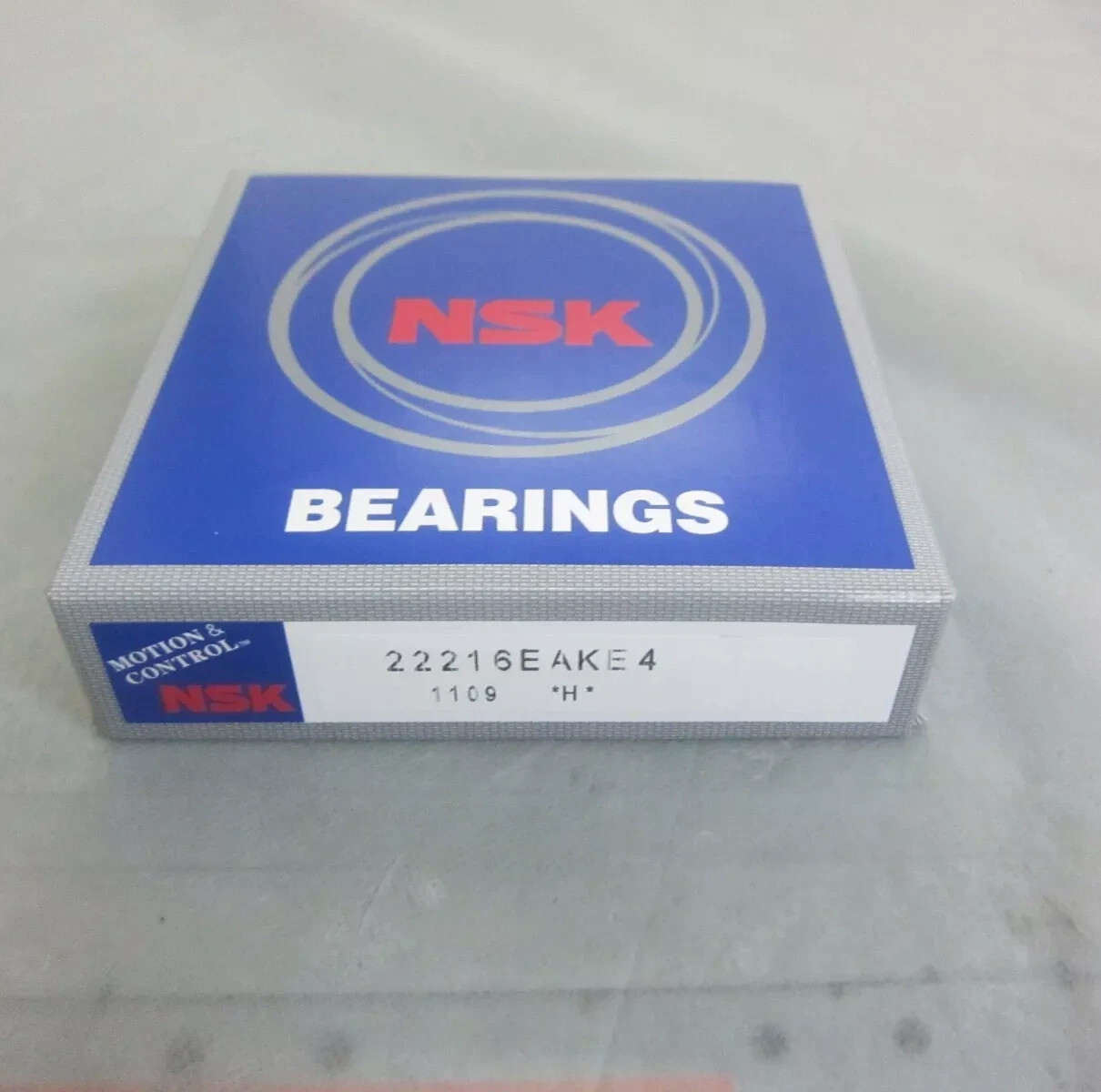 1X NSK 22216EAKE4 spherical roller bearing