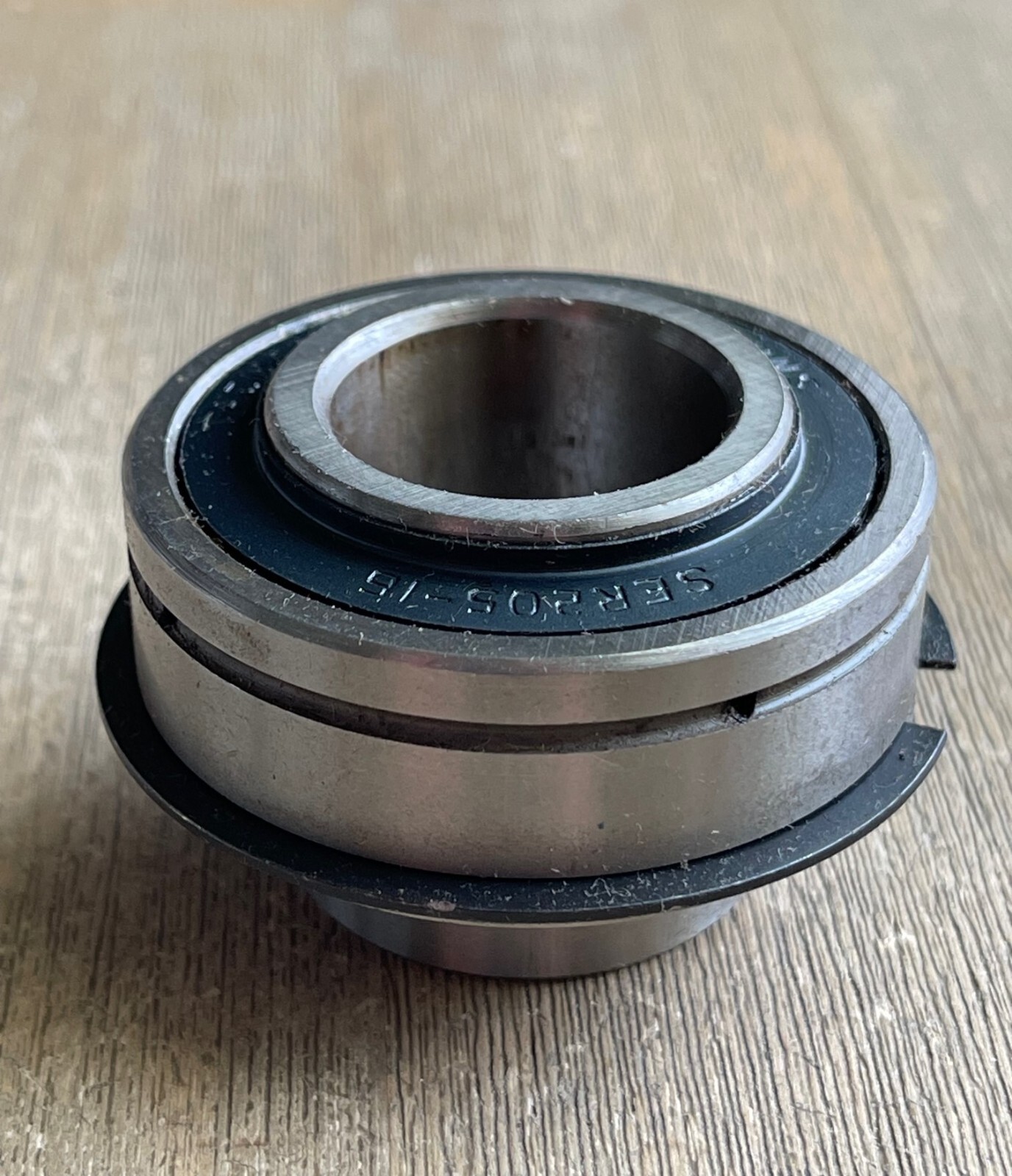 CONSOLIDATED BEARINGS SER205-16 BEARING WITH SNAP RING 1″ BORE NEW