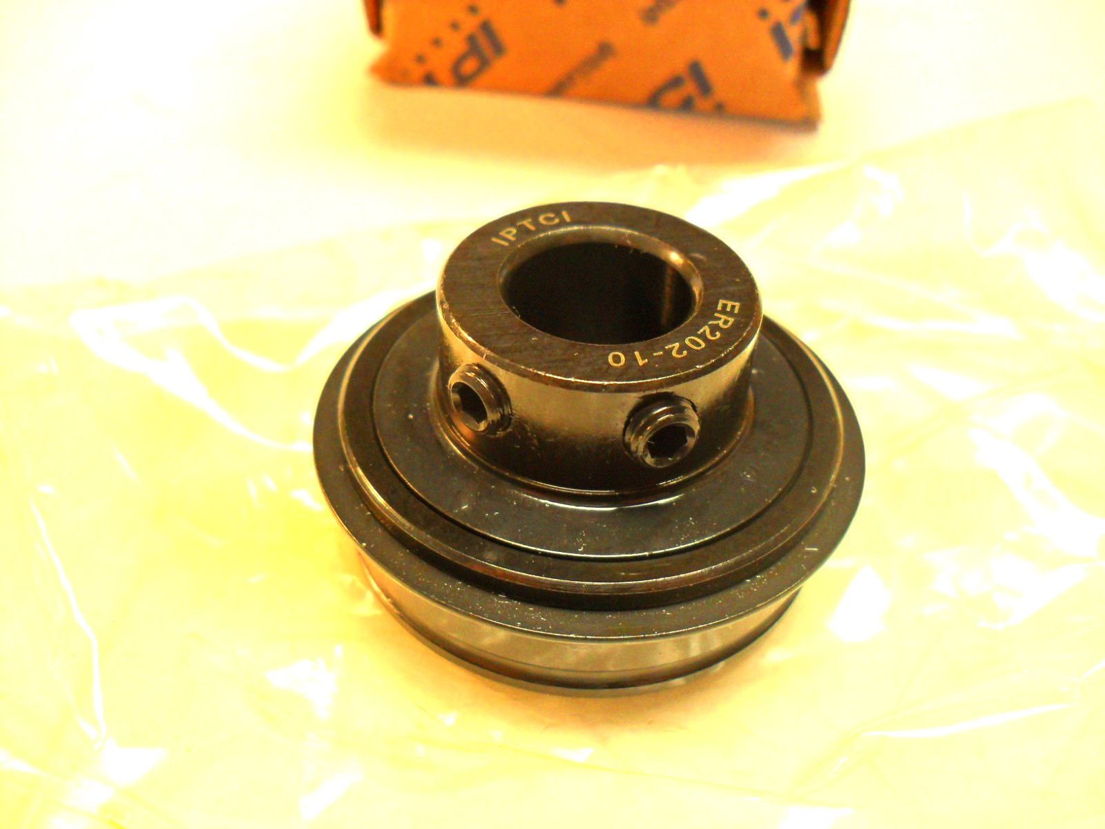 IPTCI ER 202 10 Ball Bearing Insert Set-Screw Lock 5/8″-Bore w/ Snap Ring NIB