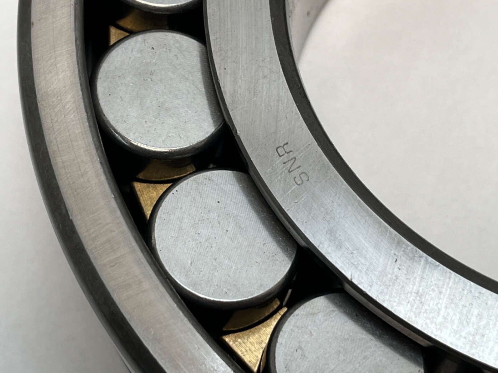 SNR 22232VF107 Spherical Bearing 160x290x80 mm 22232-V-M-C3-W33 Italy