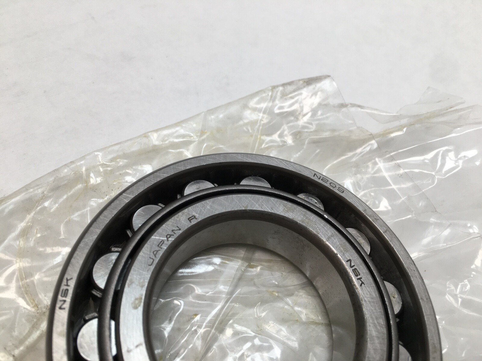 NSK N209W Cylindrical Roller Bearing 45x85x19 mm N-209-W N209 Japan