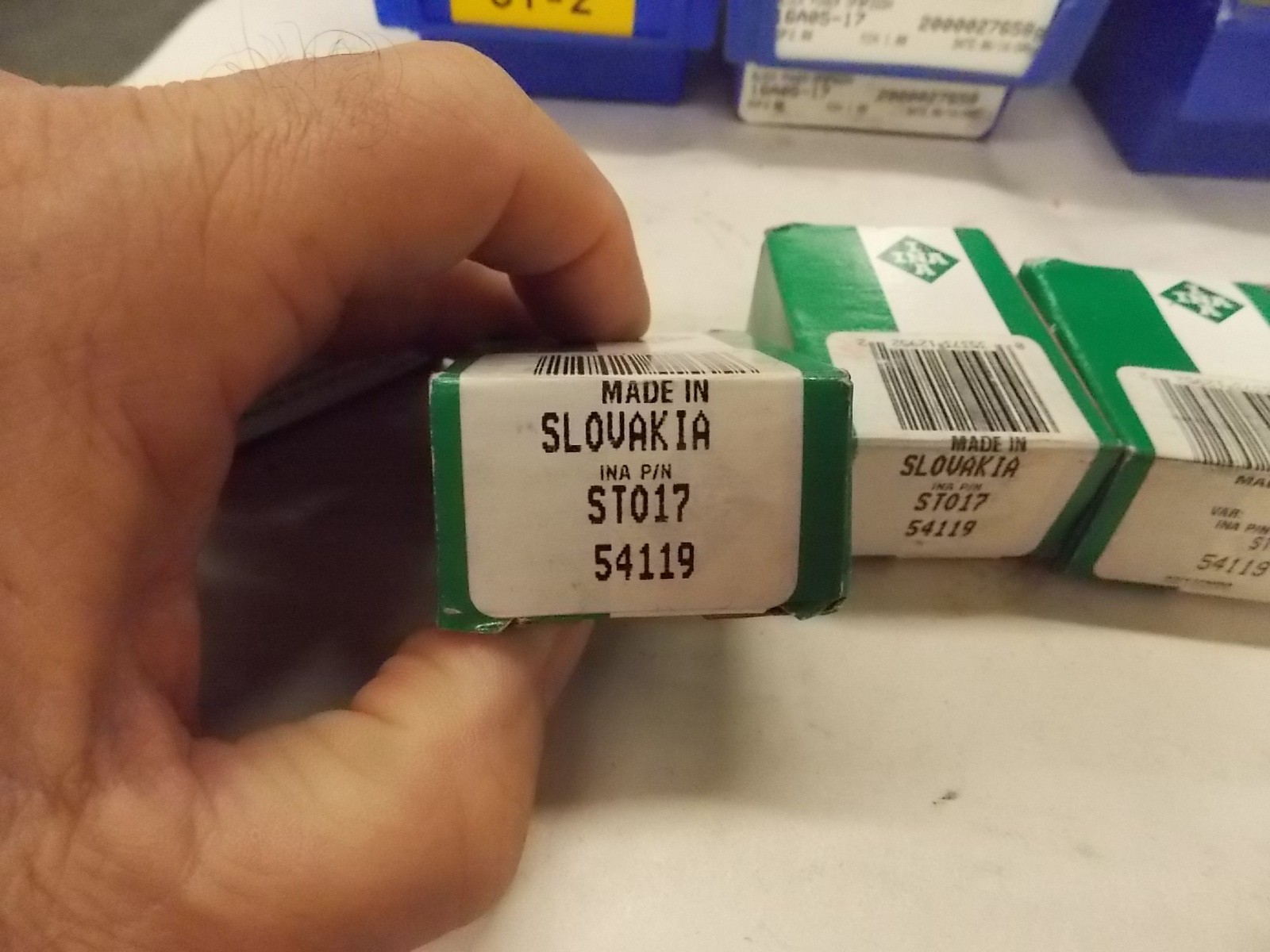 New INA ST017 Yoke Track Roller Bearing 17mmx40mmx16mm V4