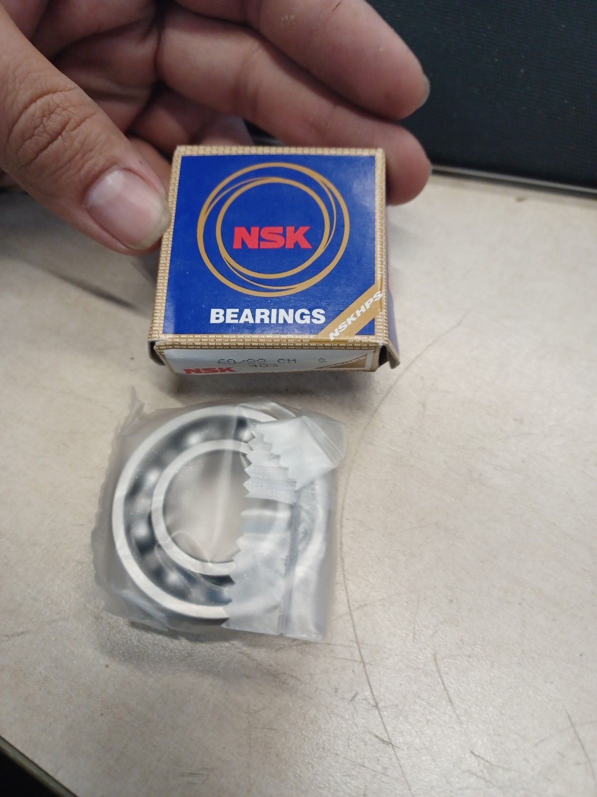 NSK 60/22 Deep Groove Ball Bearing 403