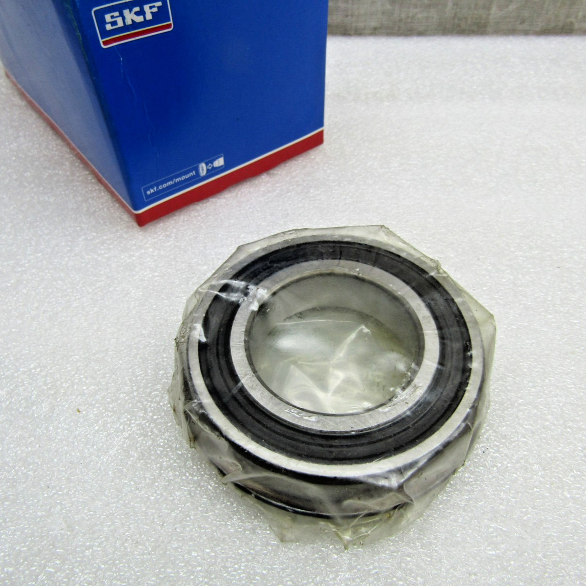 SKF 6007-2RSNR JEM 35 mm X 62 mm X 14 mm Sealed Snap Ring Bearing