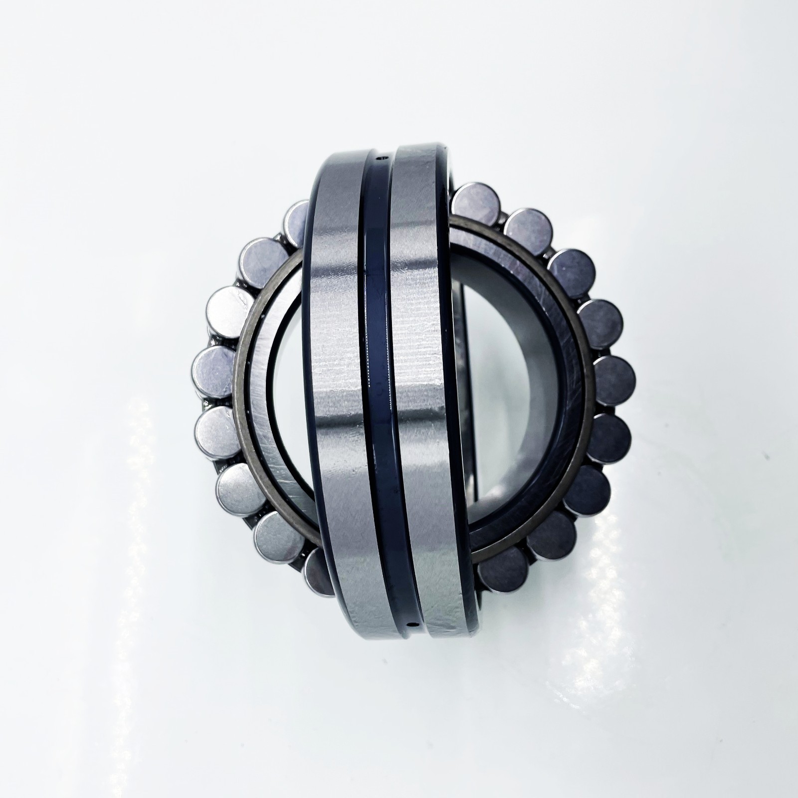 1 pcs 22215 E C3 SSpherical Roller Bearing Fits For SKF 75x130x31 (mm)