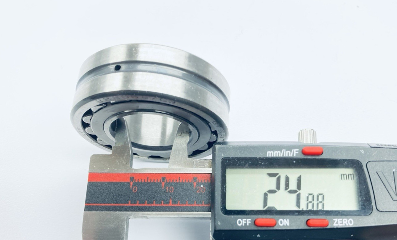 SKF 22205 E/C3 Spherical Roller Bearing 25mmId 52mmOd 18mmW C3 no Split
