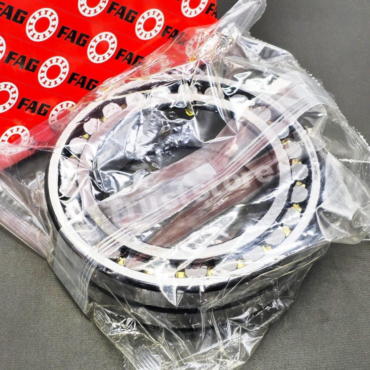New 1Pcs Spherical Roller Bearing For 23022-E1A-XL-M 110x170x45mm FAG