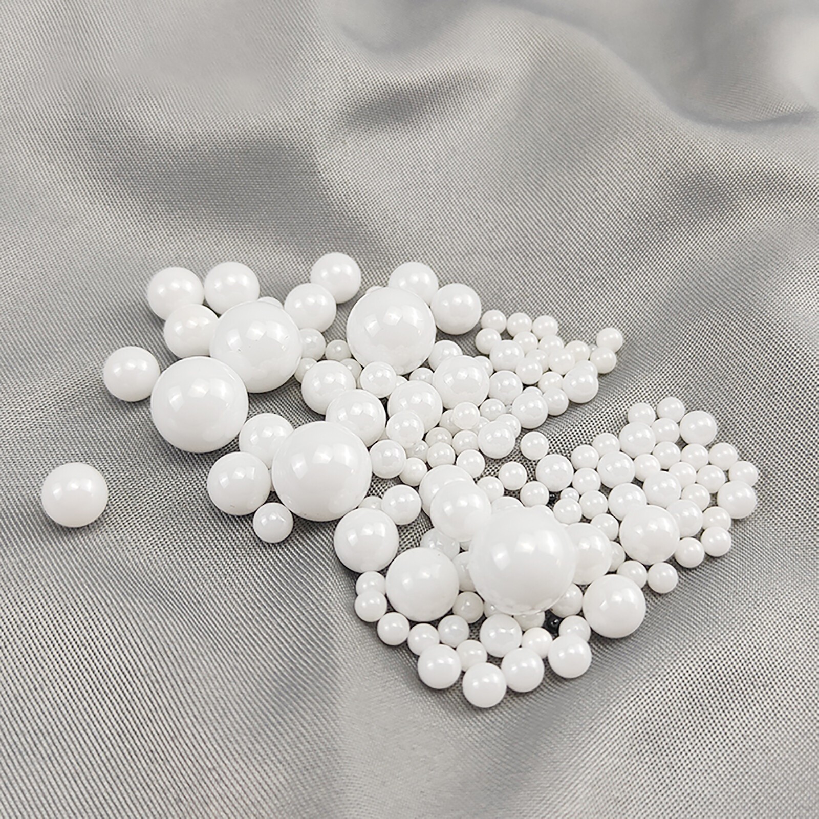 Grade 10 ZrO2 Zirconia Oxide Ball G10 Ceramic Bearing Balls Polish 10.319mm-20mm
