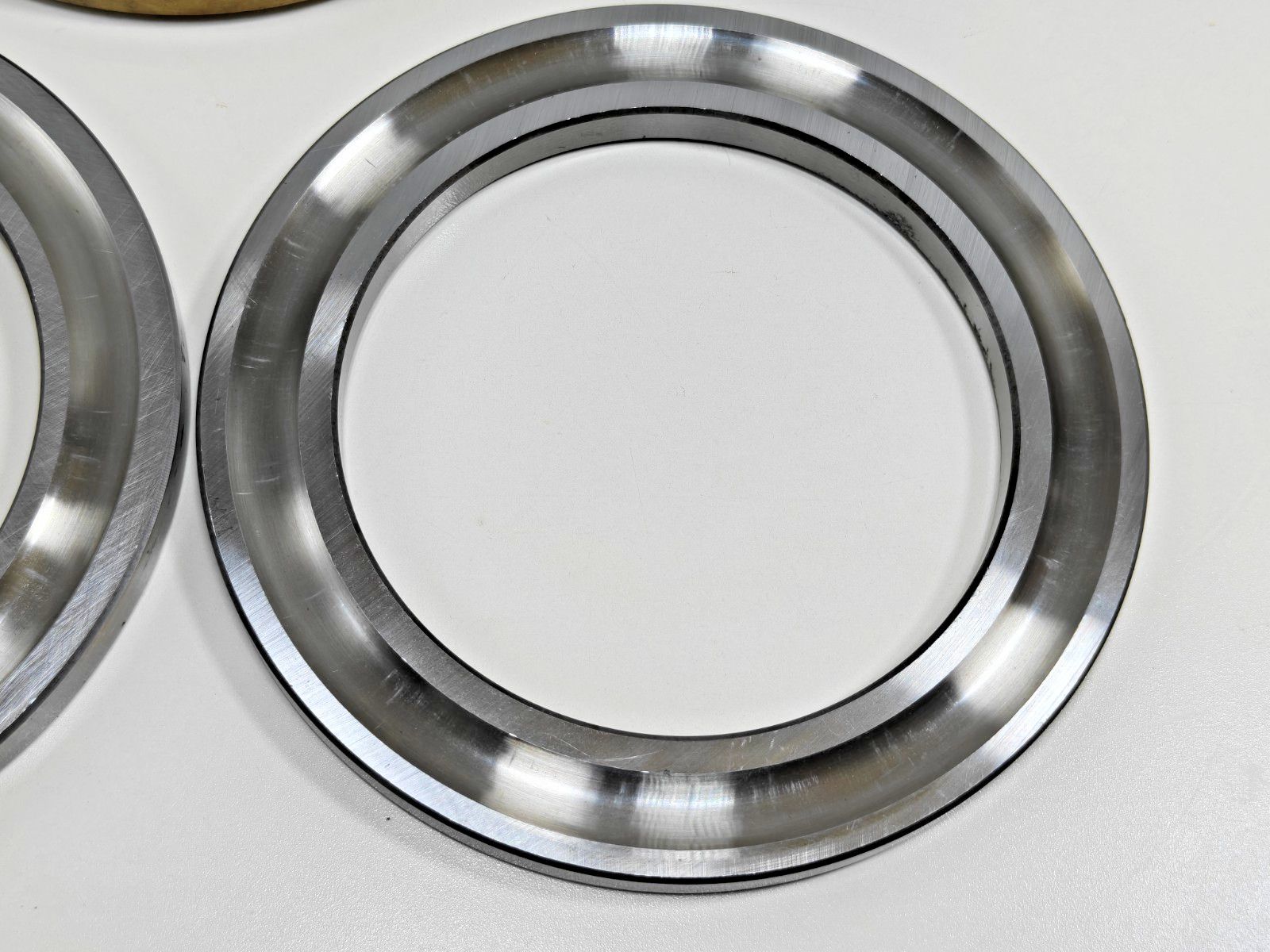 51228M URB Single Direction Thrust Ball Bearing Brass Cage 51228 M 140x200x46mm