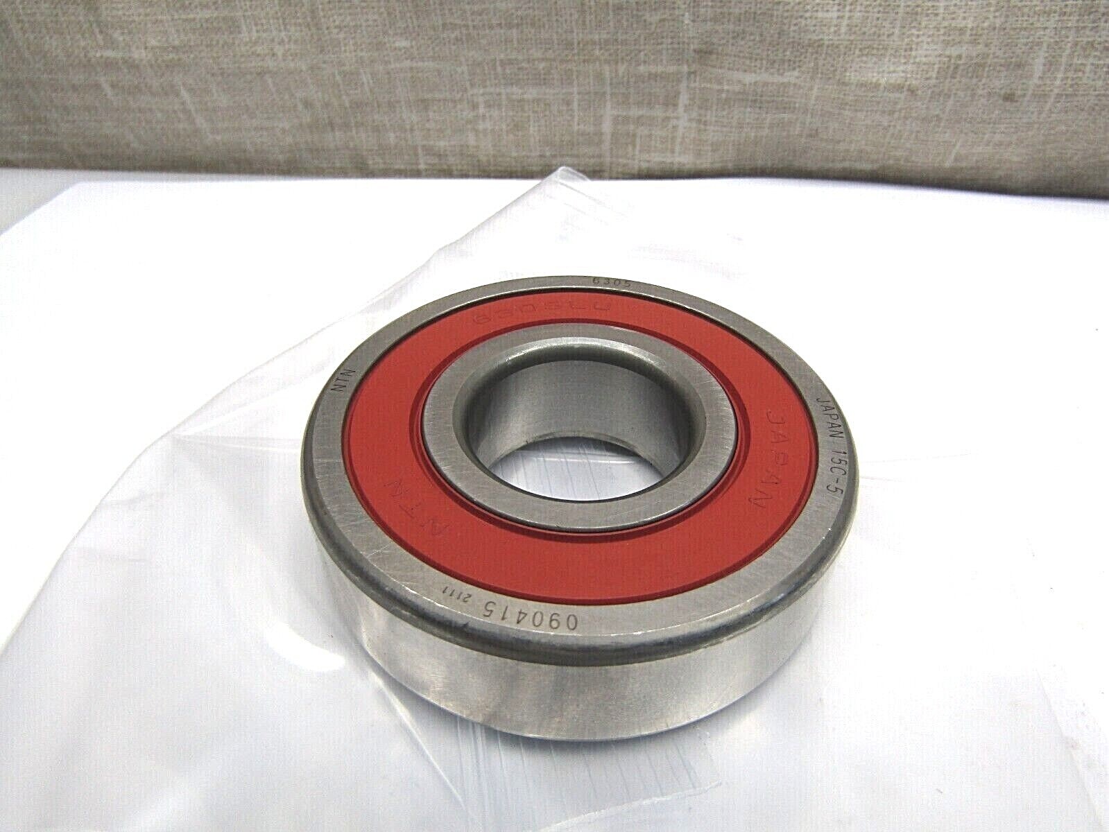 NTN Japan 6305LLU 25mm X 62mm X 17mm Sealed Bearing