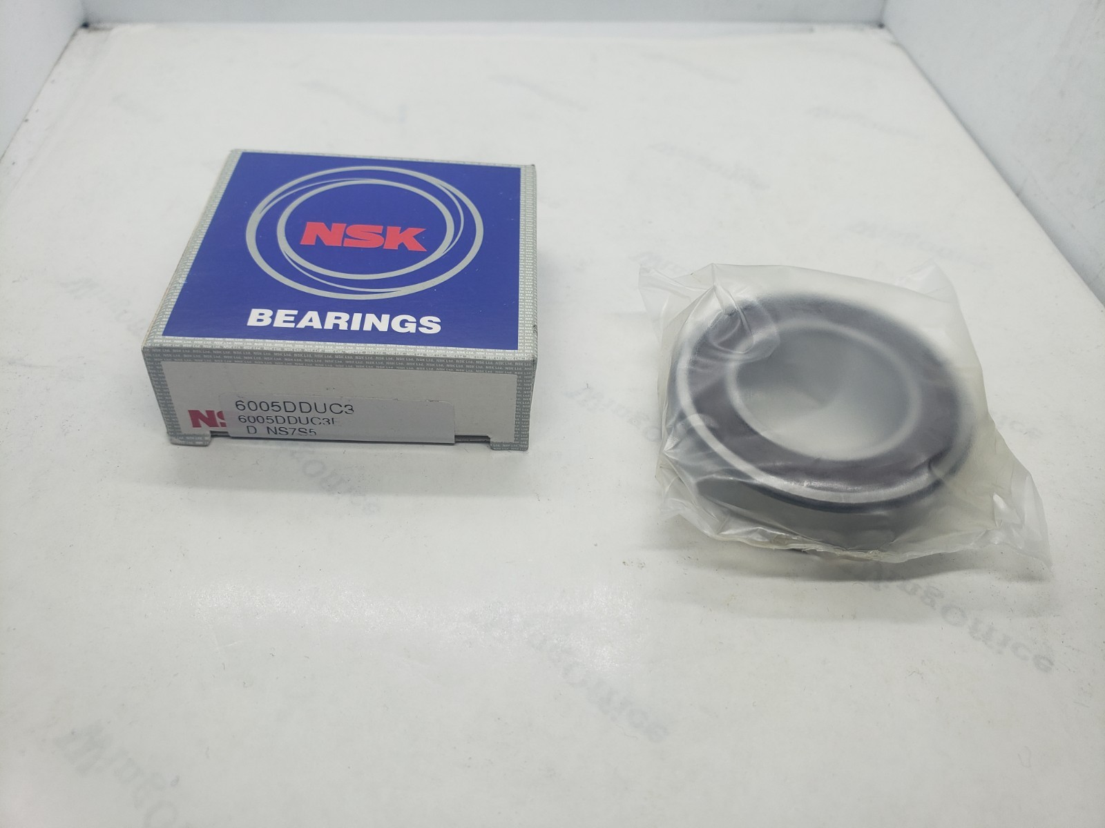 NSK 6005DDUC3 DEEP GROOVE BALL BEARING 25x47x12mm, NIB