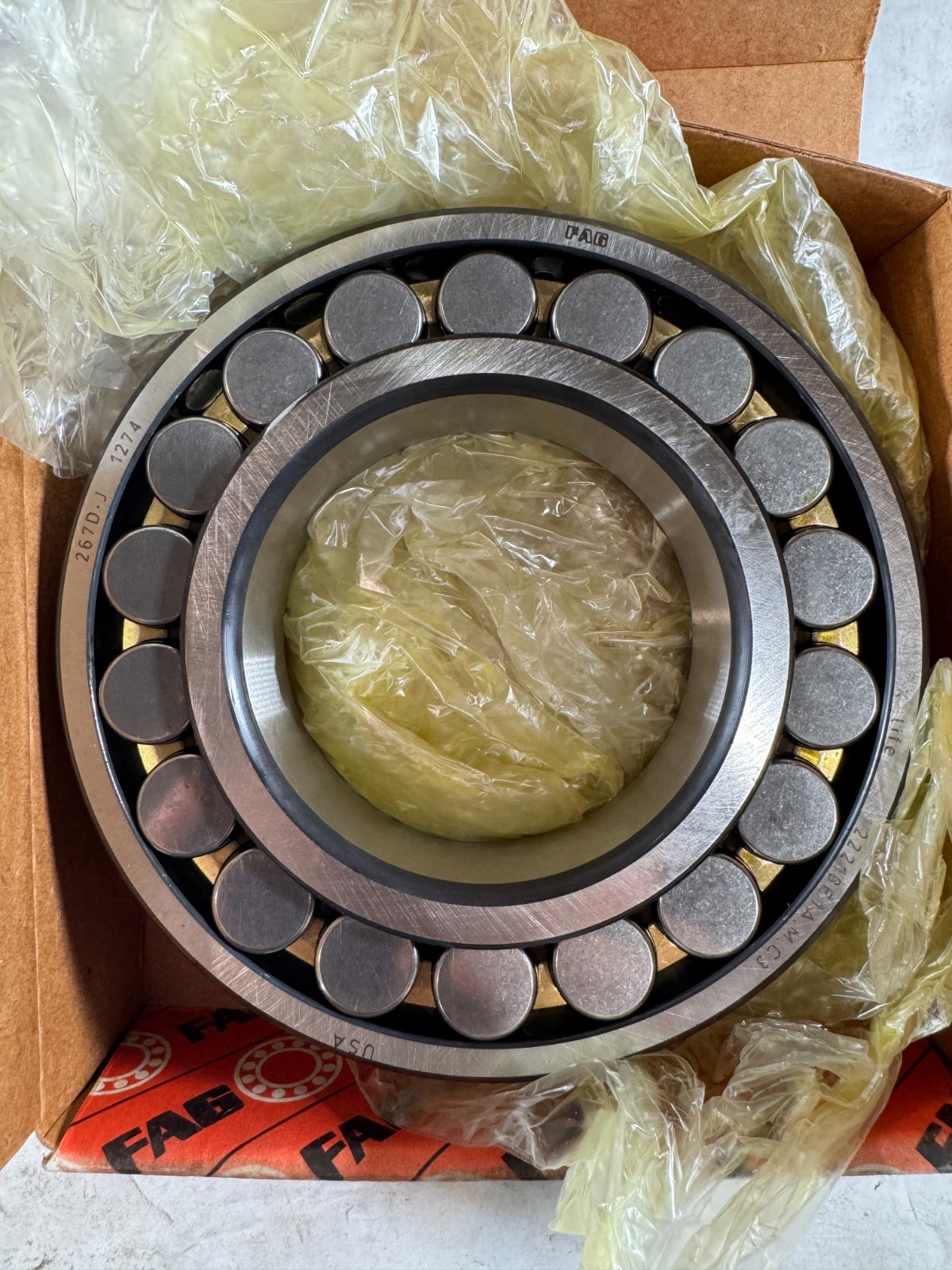 FAG 22218-E1A-M-C3 90 mm ID x 160 mm OD x 40 mm Wd Spherical Roller Bearing