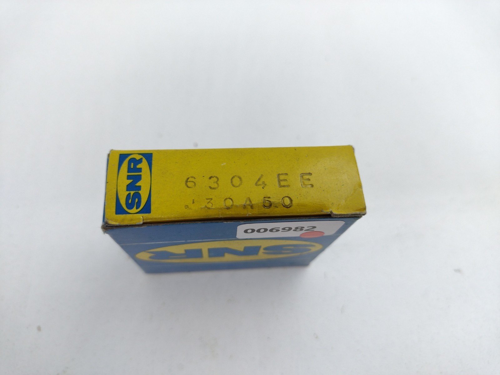 *** SNR 6304 EE Single Row Deep Groove Ball Bearing 20 mm Bore