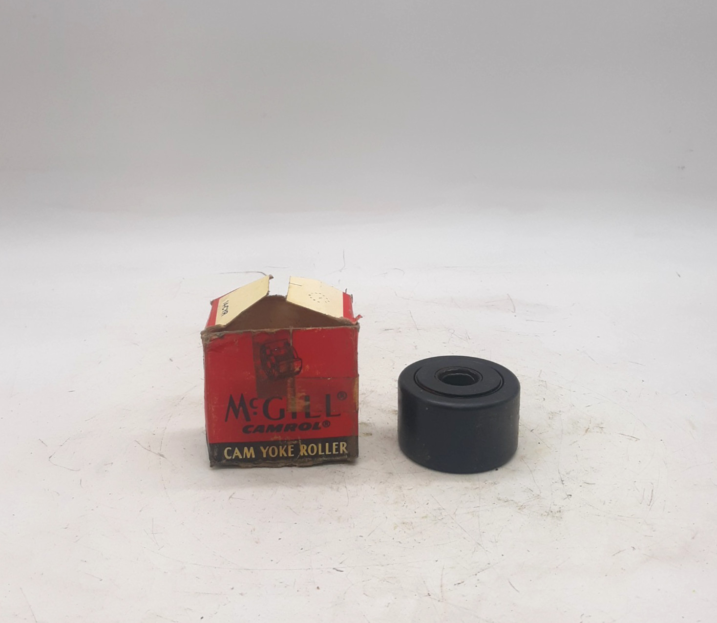 McGill CYR 2-1/2 S Yoke Roller