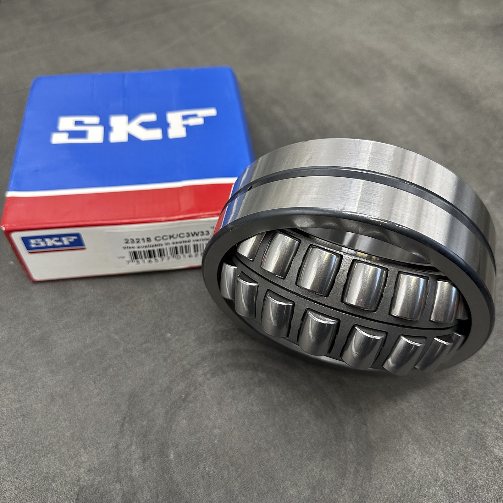 New 1× Spherical Roller Bearings for SKF 23218CCK/C3W33
