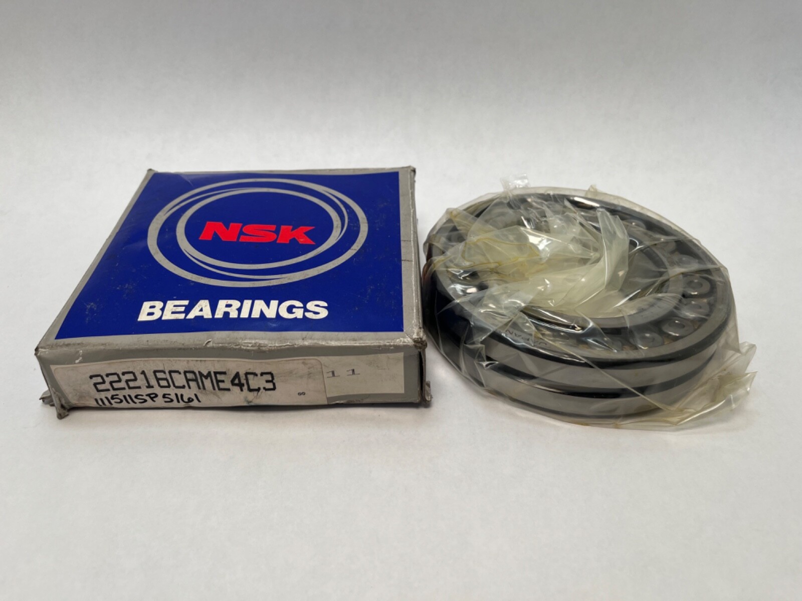 NSK 22216CAME4C3 Bearing 80x140x33 mm 22216 CA M W33/E4 C3 Japan