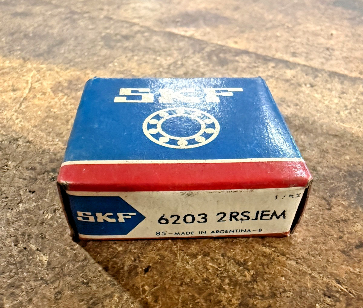 SKF 6203 2RSJEM Deep Groove Ball Bearing, Cylindrical Bore, 12000r/m Limit (NEW)