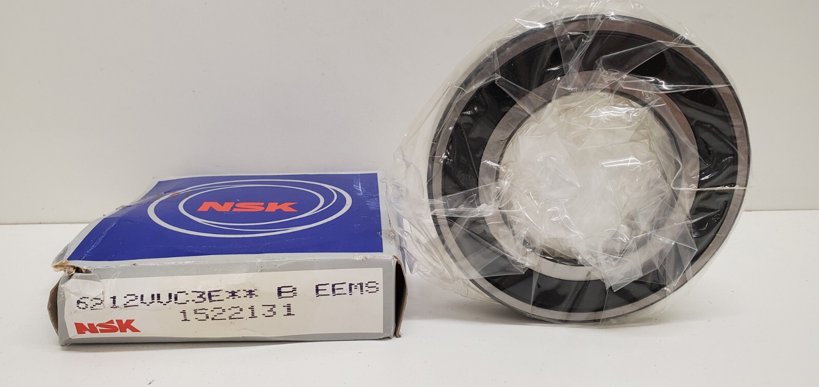 NEW IN BOX! NSK SEALED BALL BEARING 6212VVC3E** B EEMS