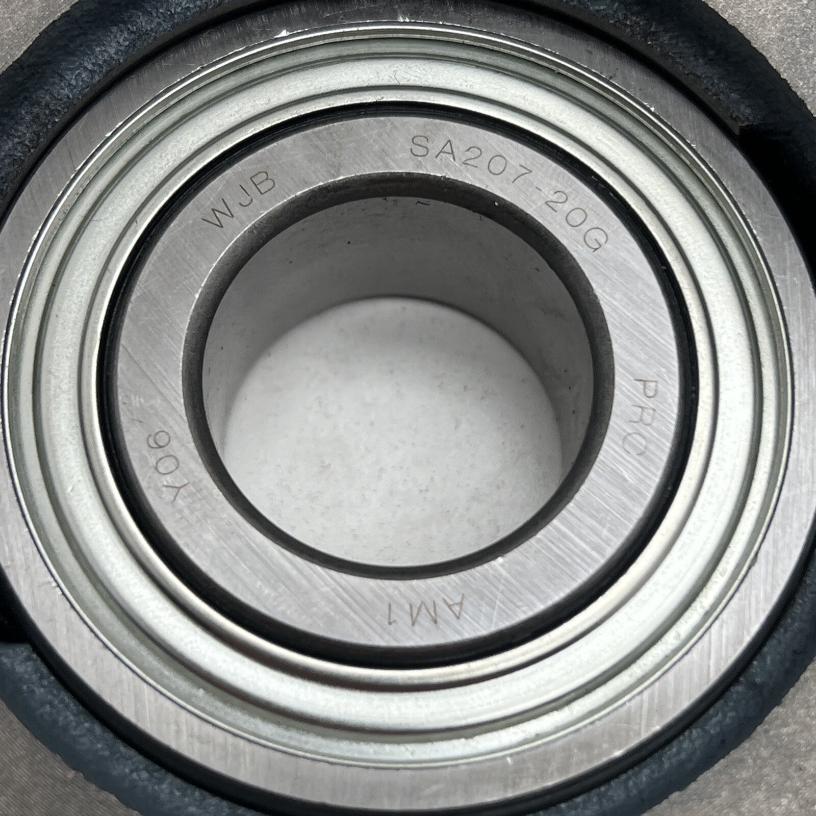 FTN207 Flanged 2-Bolt Mounted Ball Bearing 1-1/4″ Bore with SA207-20G Insert