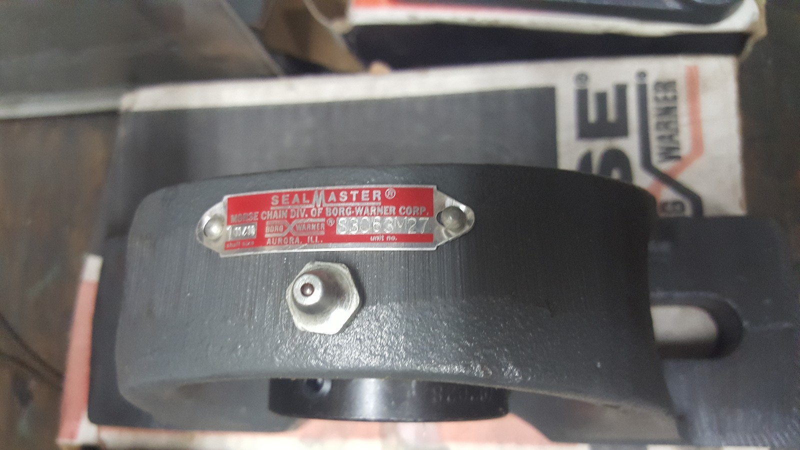 SealMaster Borg Warner Two Bolt Pillow Block Bearing S3063-M-27 1-11/16″