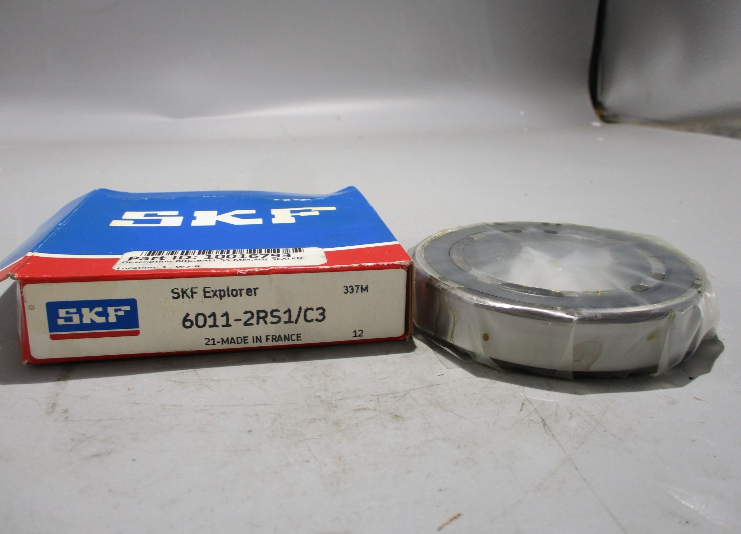 NEW SKF 6011-2RS1/C3 SEALED BALL BEARING