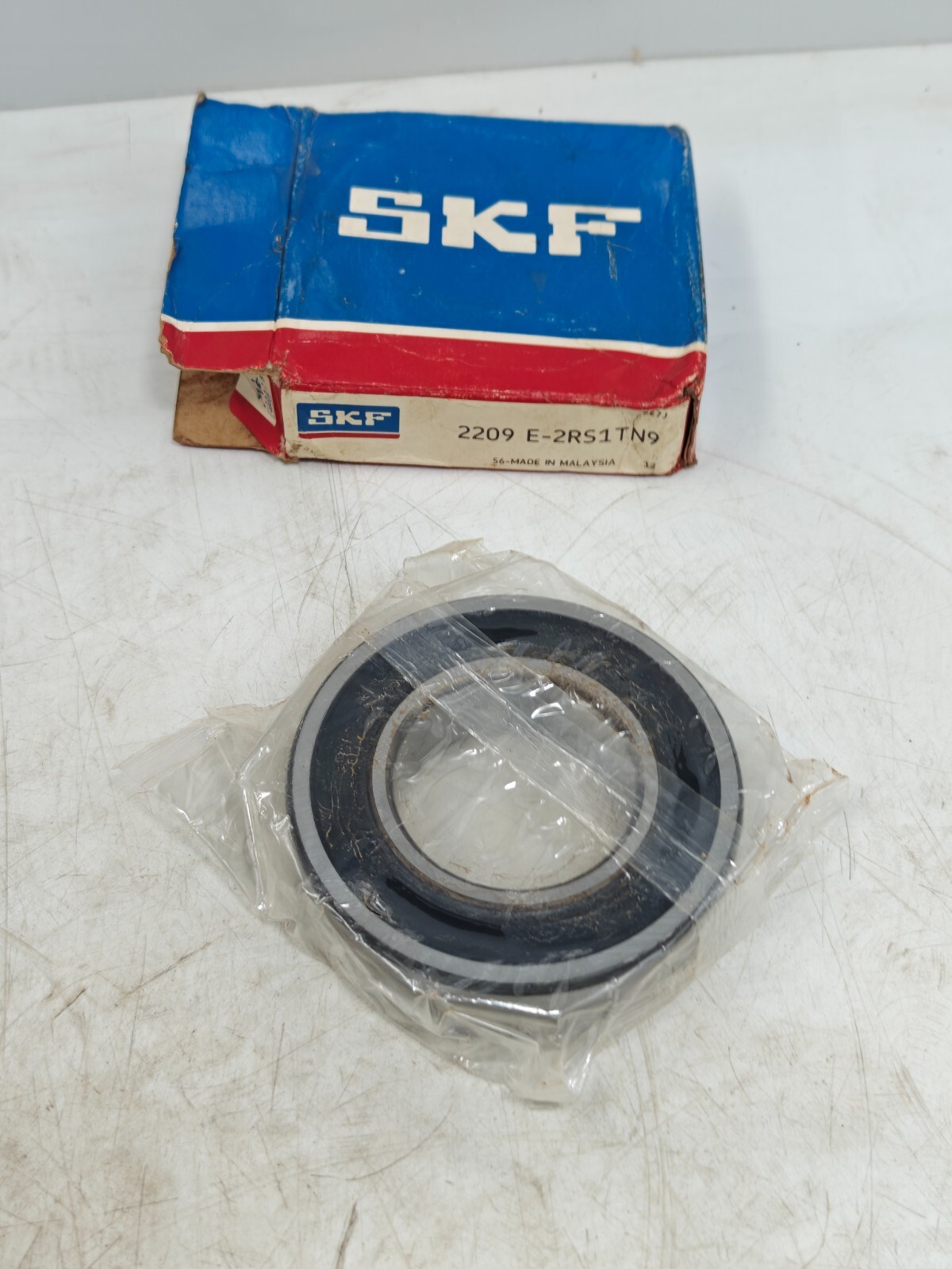 2209 E-2RSTN9 SKF Double Row Self-Aligning Ball Bearing 2209E-2RS1TN9 45x85x23mm