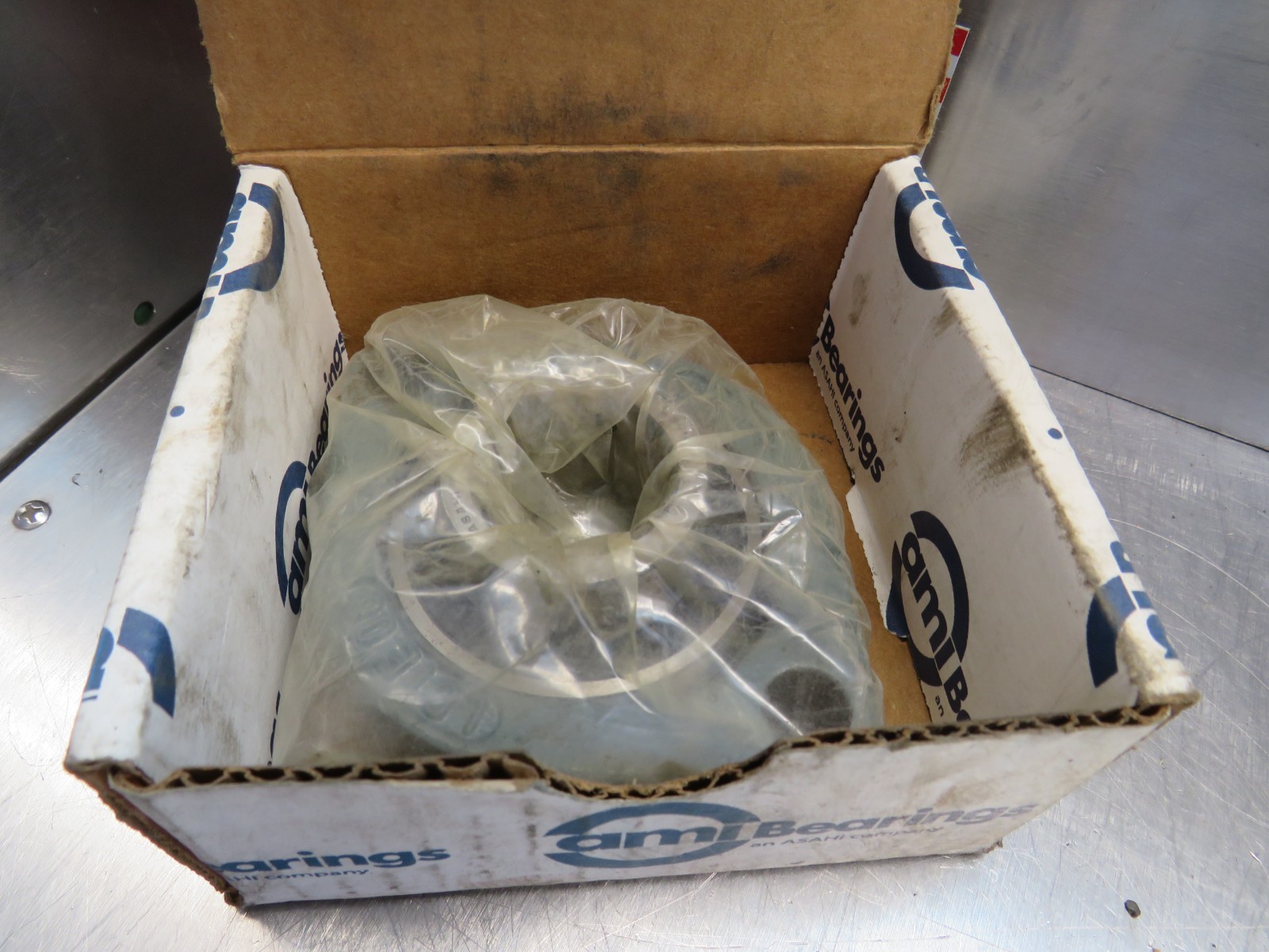 AMI ASAHI BLCTE206-18 Flange Bearing