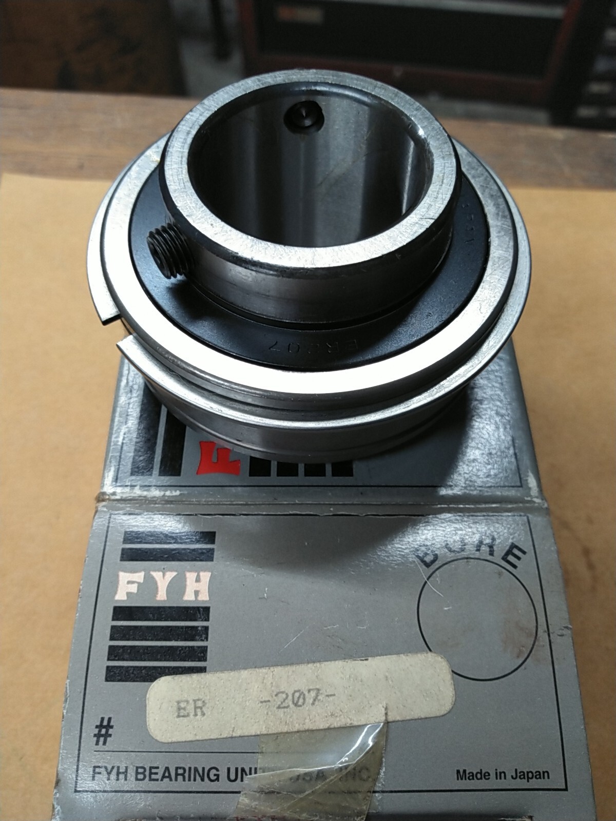 FYH ER207-23-RS Setscrew-Locking Bearings 1-7/16″ Bore 72mm OD Double-sealed
