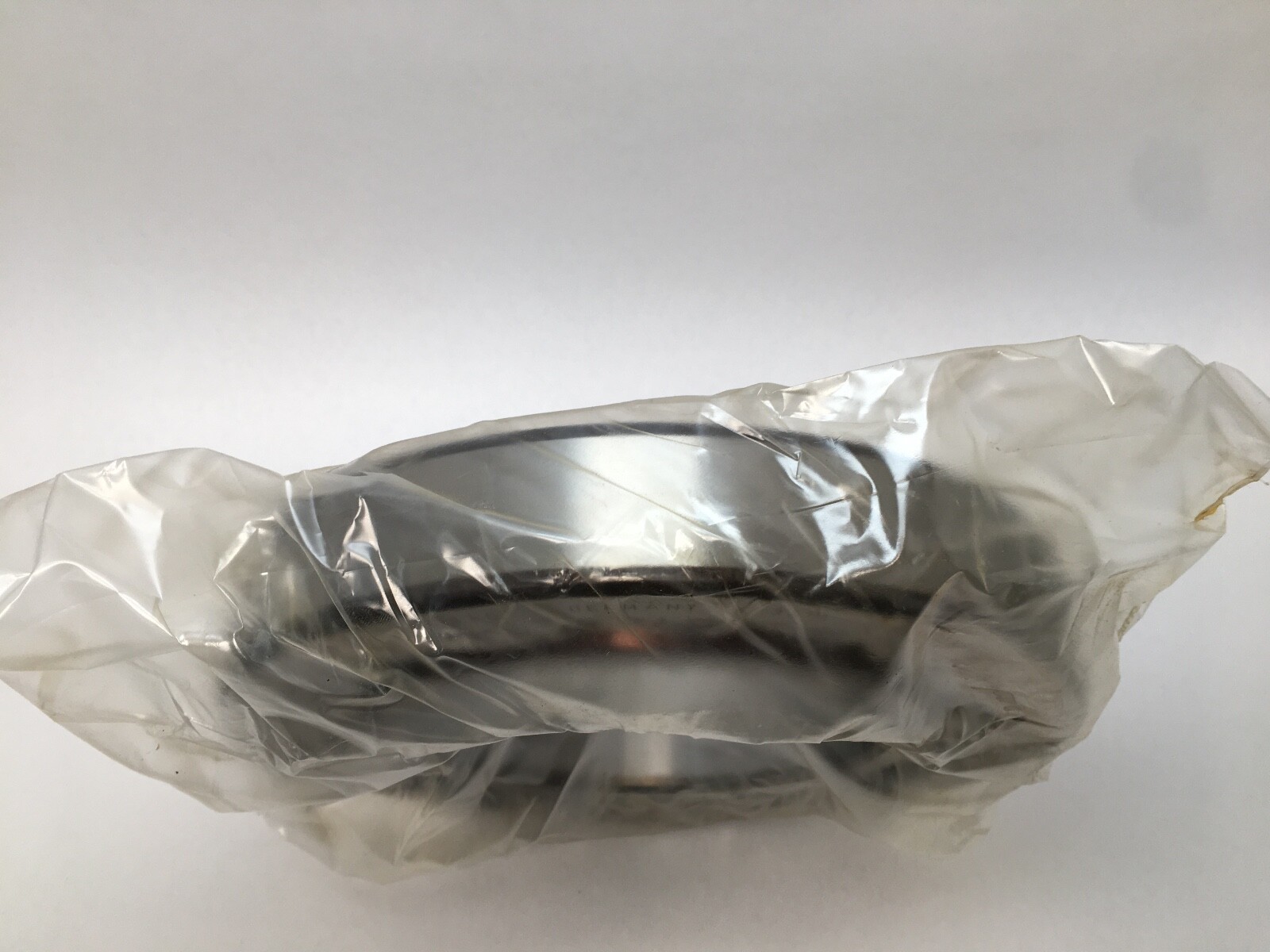 SKF NU-228-ECJ Cylindrical Roller Bearing 140x250x42 mm NU228ECJ NU228 Germany