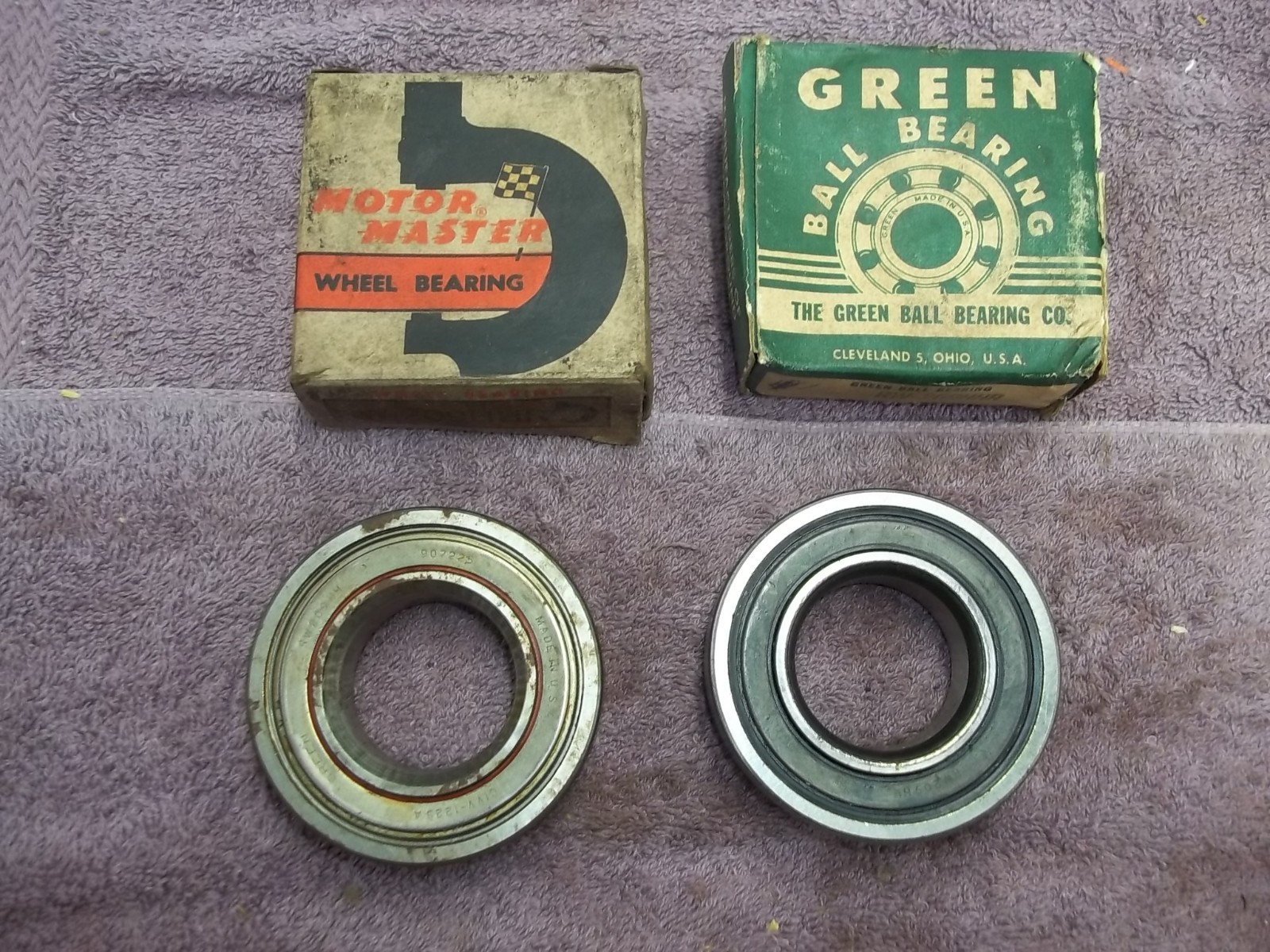 2 – Green RW209HHR wheel bearing ( Ford C1VV-1225A / GM 907225 ) (VP-32)