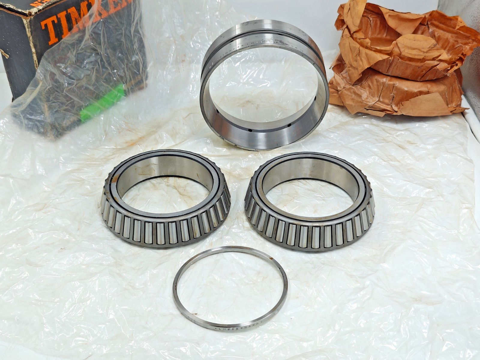 LM522546 LM522510D Timken Double Row Tapered Roller Bearing LM522546 LM522510D