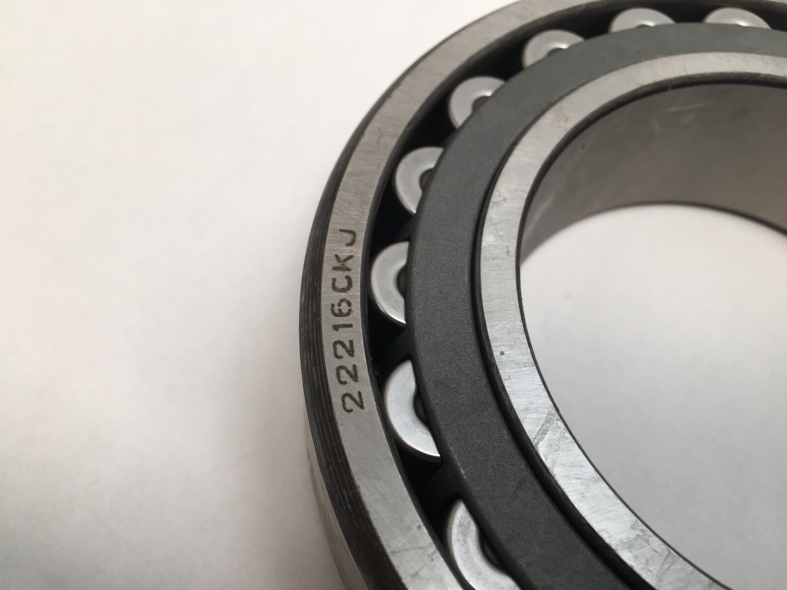 SKF 22216-CKJ Spherical Bearing 80x140x33 mm 22216-C-K-J Italy