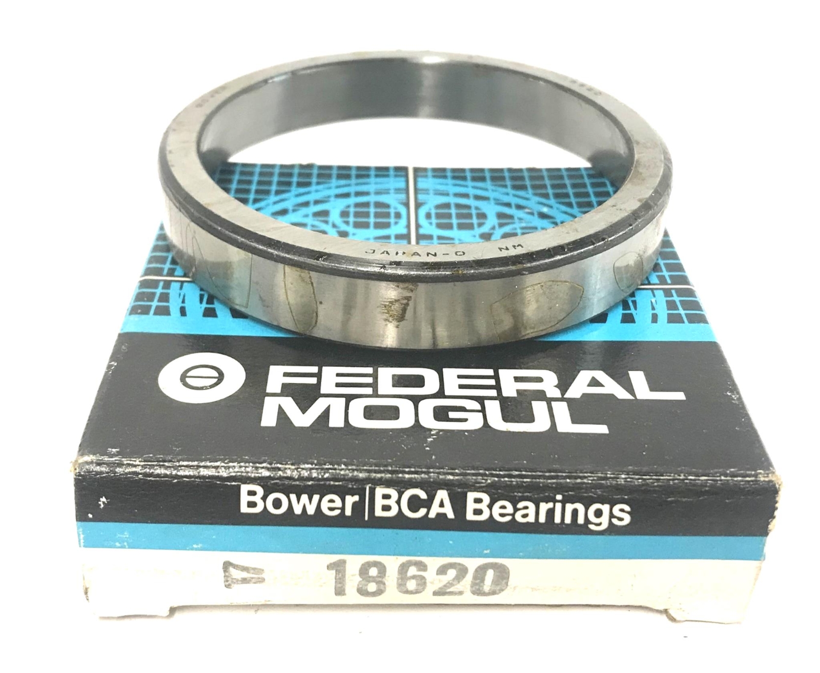 Federal-Mogul Tapered Bearing Cup 18620 NOS
