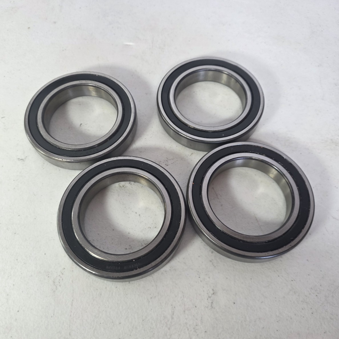 SKF 6007 2RS Sealed Ball Bearing, 63.5mm ID x 101.6mm OD x 19.05mm Metal