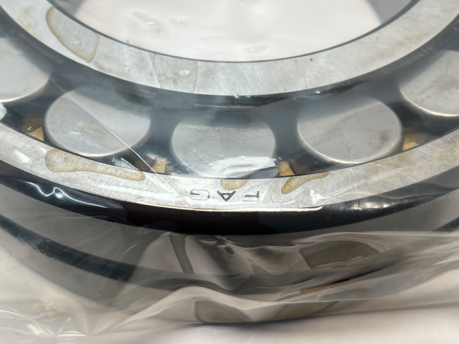 FAG 22226EAS.M.C3 Bearing 22226-EAS-M-C3-W33 22226E MB 130x230x64 mm
