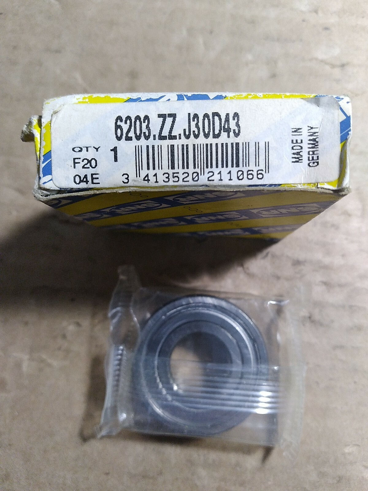 SNR 6203ZZJ30D43 Single Row Ball Bearing