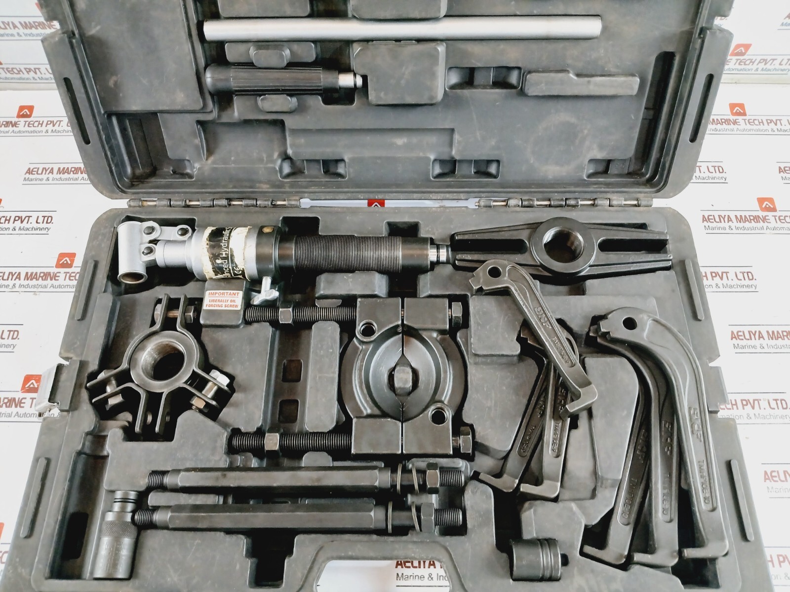 SKF TMHC 110E Hydraulic Bearing Puller TMHS 8-50 Kit