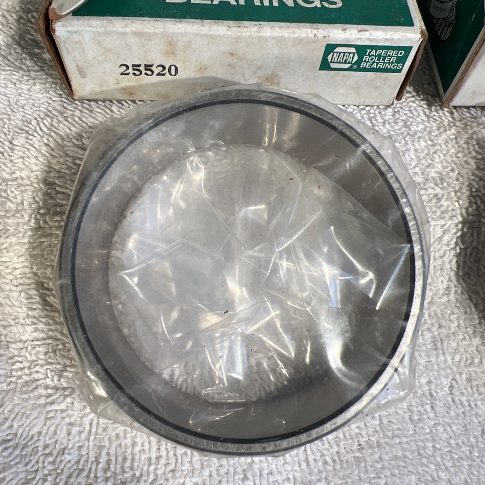 NAPA 25580/25520 Tapered Roller Bearings & Cup NIB