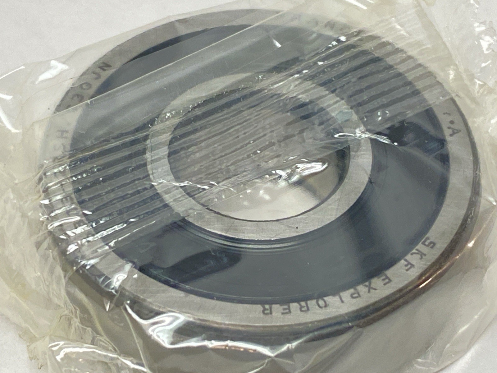 SKF 6303 2RSJEM Deep Groove Ball Bearing 0.6693″ Bore 1.8504″ OD 0.5512″ Wide