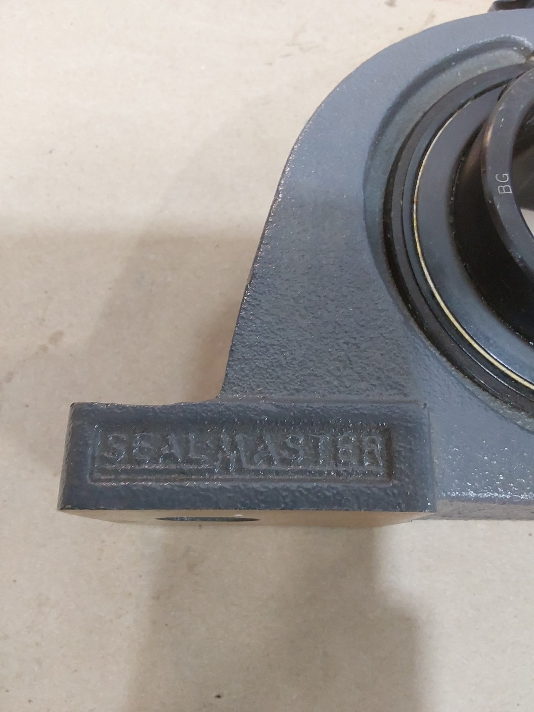 SEALMASTER NP-35 , NEW PILLOW BLOCK BEARING, BORE: 2-3/16″