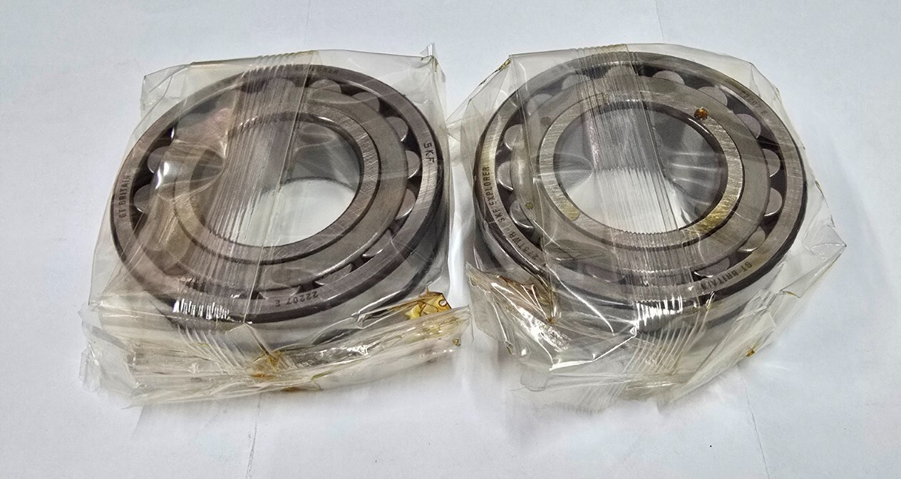 22207 E W33 SPHERICAL ROLLER BEARING 35x72x23mm SKF GREAT BRITAIN 22207E LOT 2PC