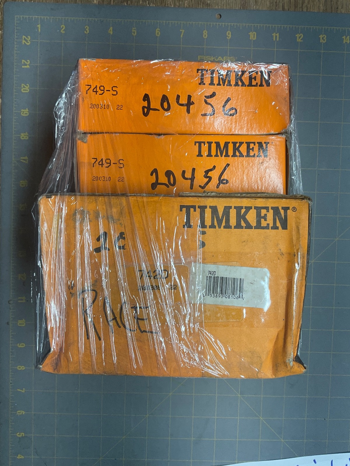 NEW Timken 749A90070 Roller Bearing Assembly SET 749A x 2 742D x 1