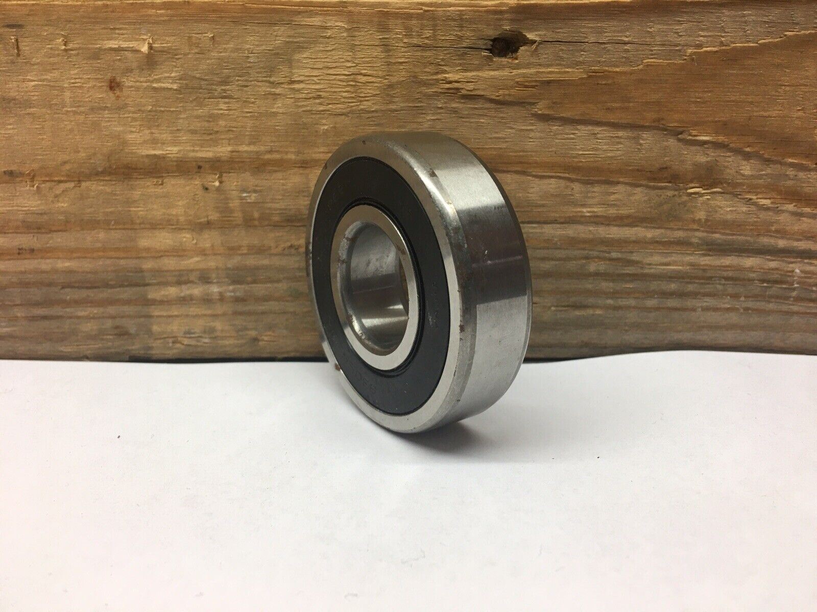 Sealed One Side Radial Ball Bearing 6305RLD Peer 25mm x 62mm x 17mm