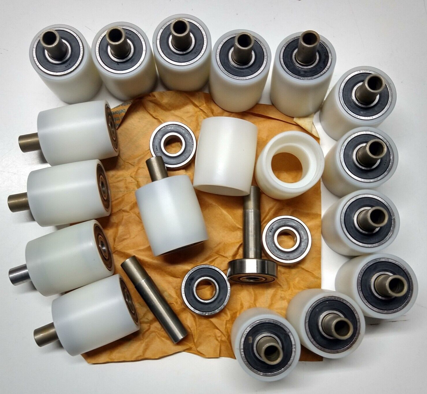 48 Lot 6000-2RSH C3 SKF Rubber Seal Ball Bearing 10x26x8 (mm) w Roller Assembly