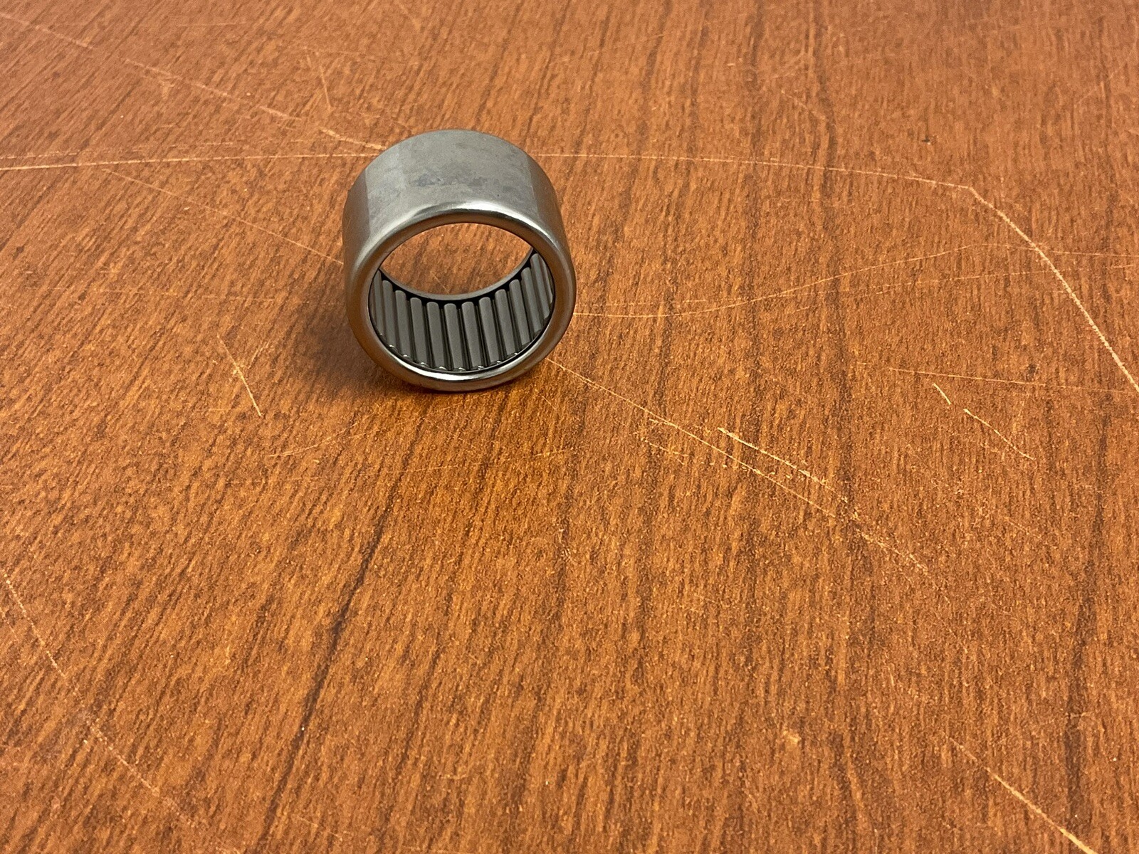 Torrington B-1412 7/8″ BORE,1-1/8″ OD 3/4″ W NEEDLE ROLLER BEARING W/OIL HOLE