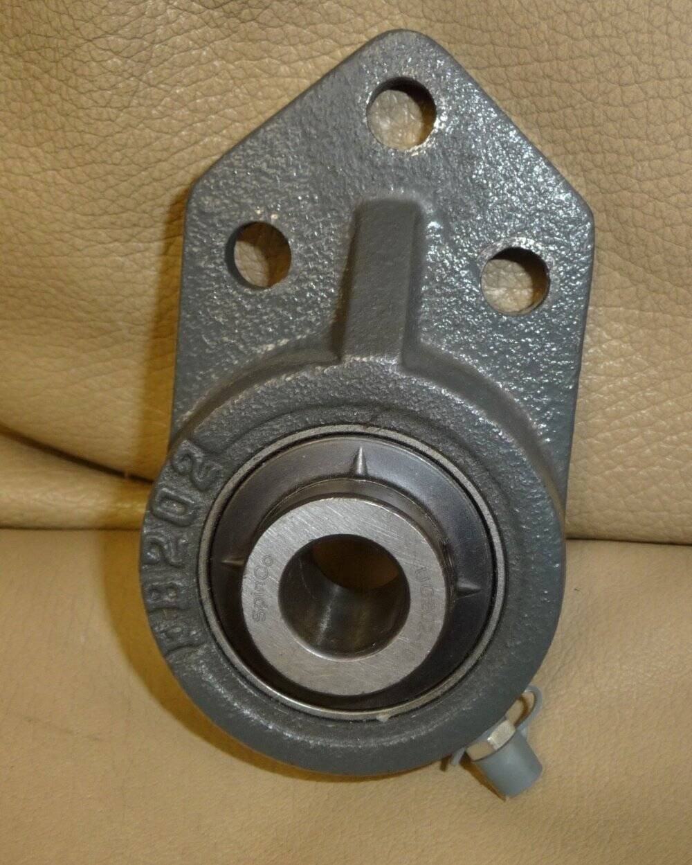 FB202 With SpinCo UC202-10 Bearing New Read Description